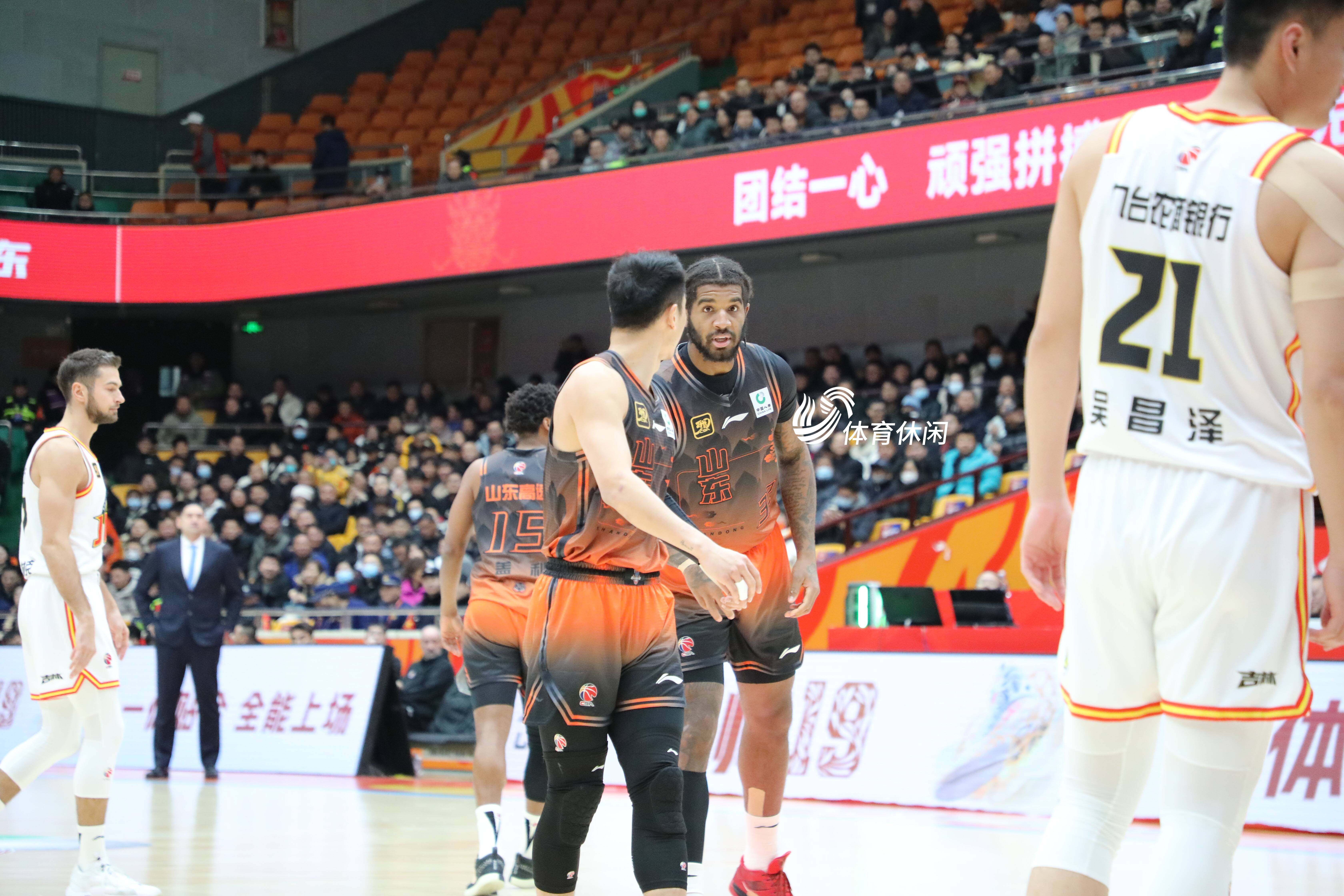 山东男篮击败福建队，斩获连胜